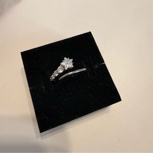 Elegant Silver Starburst Ring